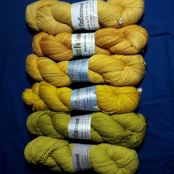 Sockenwolle "maigrün und gelb"